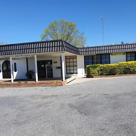 Tally Ho Motor Inn Tenterfield Esterno foto