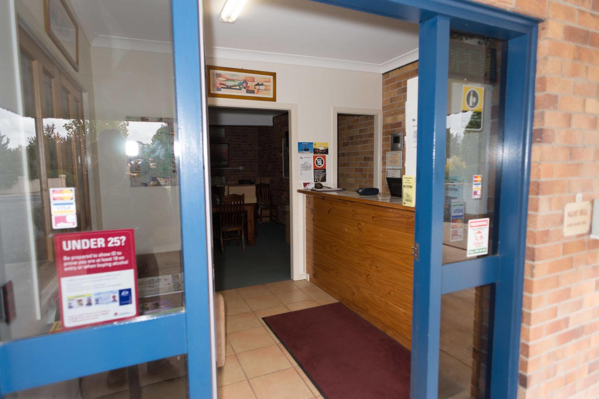 Tally Ho Motor Inn Tenterfield Esterno foto
